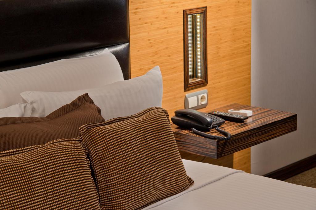 North Point Hotel Деницли Экстерьер фото