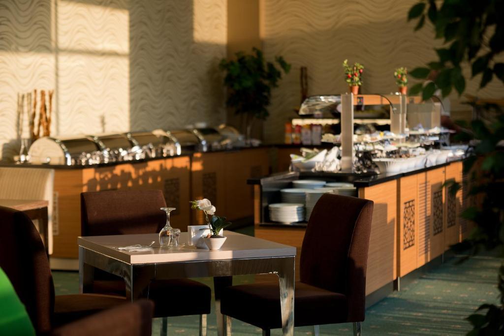 North Point Hotel Деницли Экстерьер фото