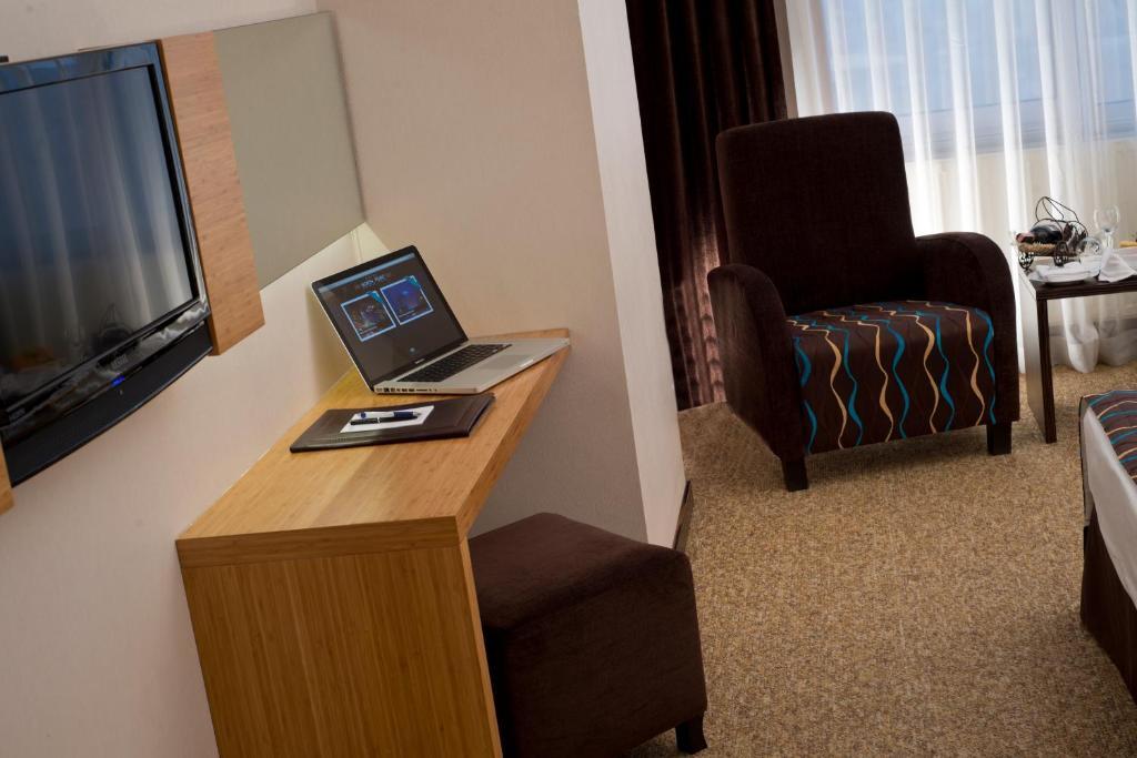 North Point Hotel Деницли Номер фото