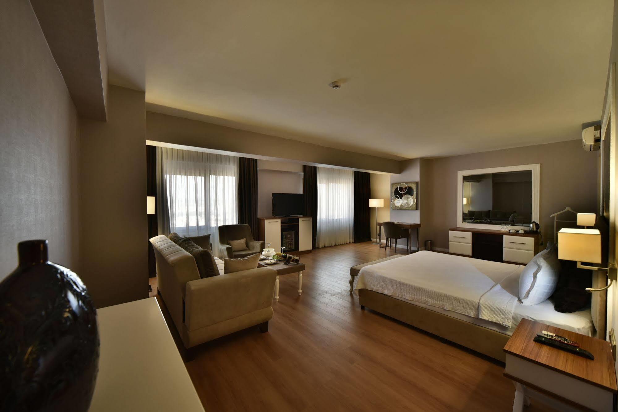 North Point Hotel Деницли Экстерьер фото